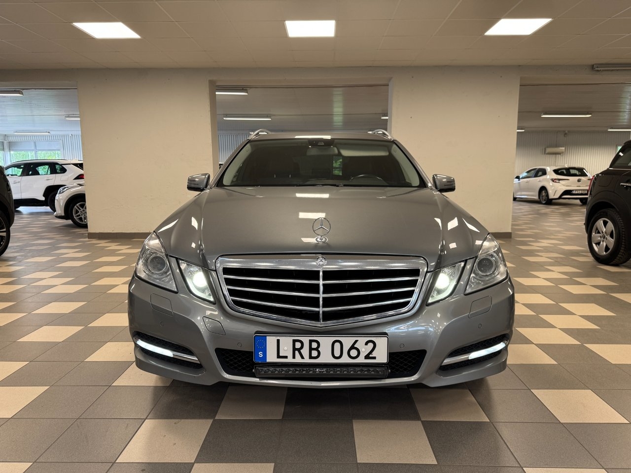 Mercedes-Benz E 2011, photo 3/10