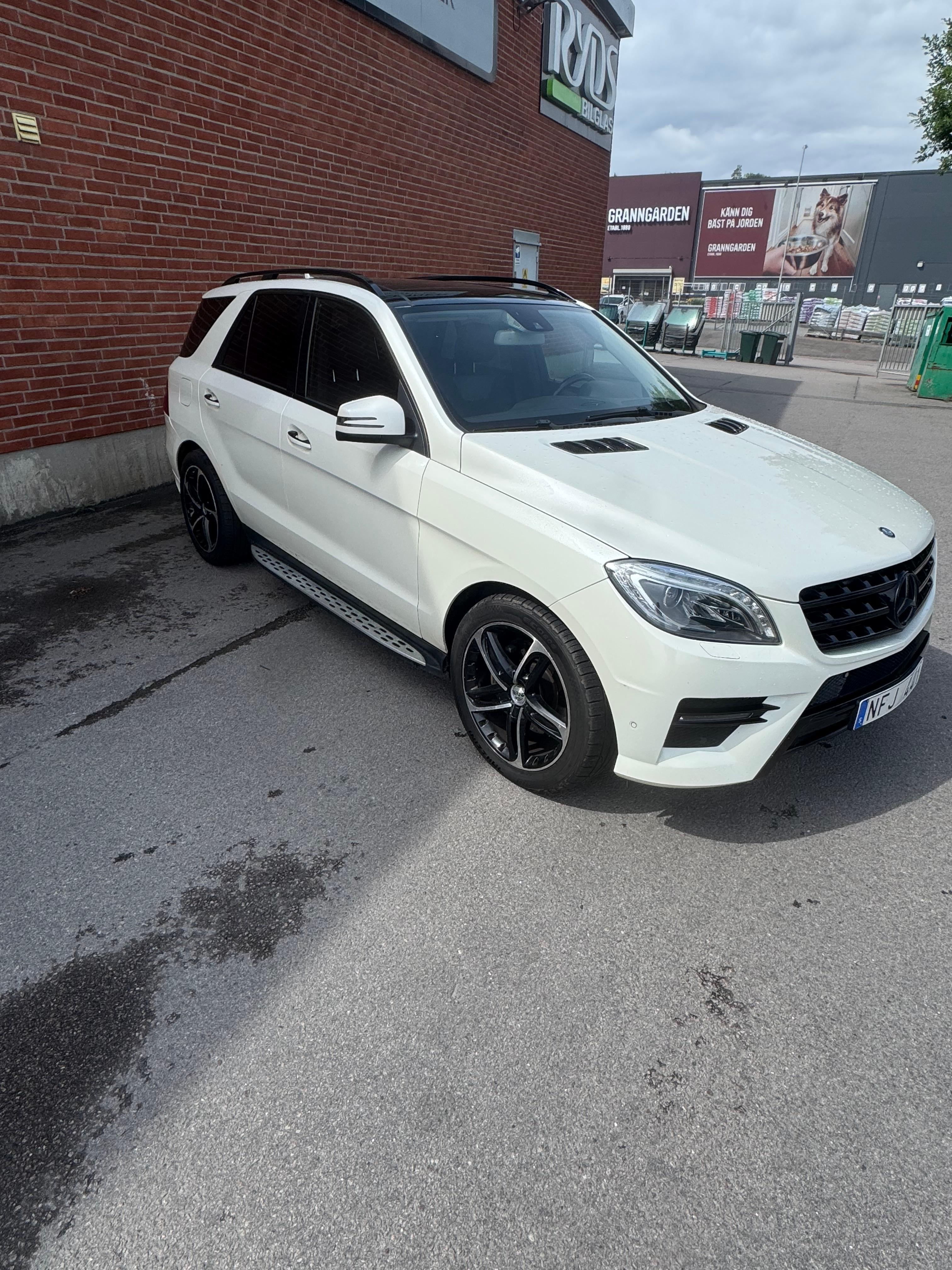 Mercedes-Benz ML 2013, bild 2/10