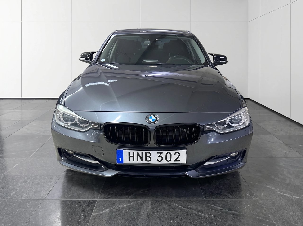 BMW 320 2013, bild 2/14
