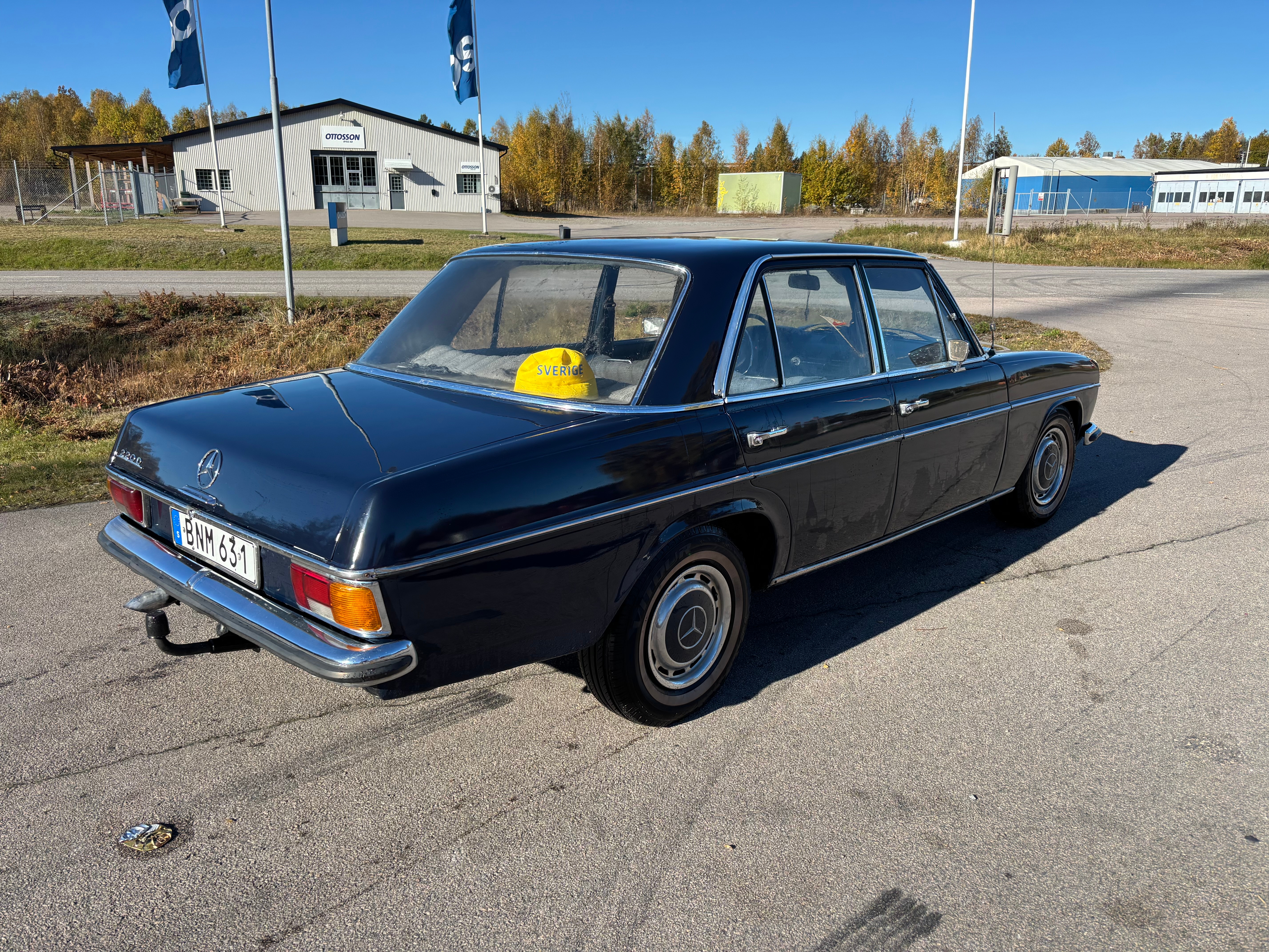 Mercedes-Benz 220