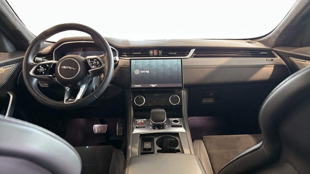 Jaguar F-Pace SVR V8 550HK AWD 2021, bild 4/10