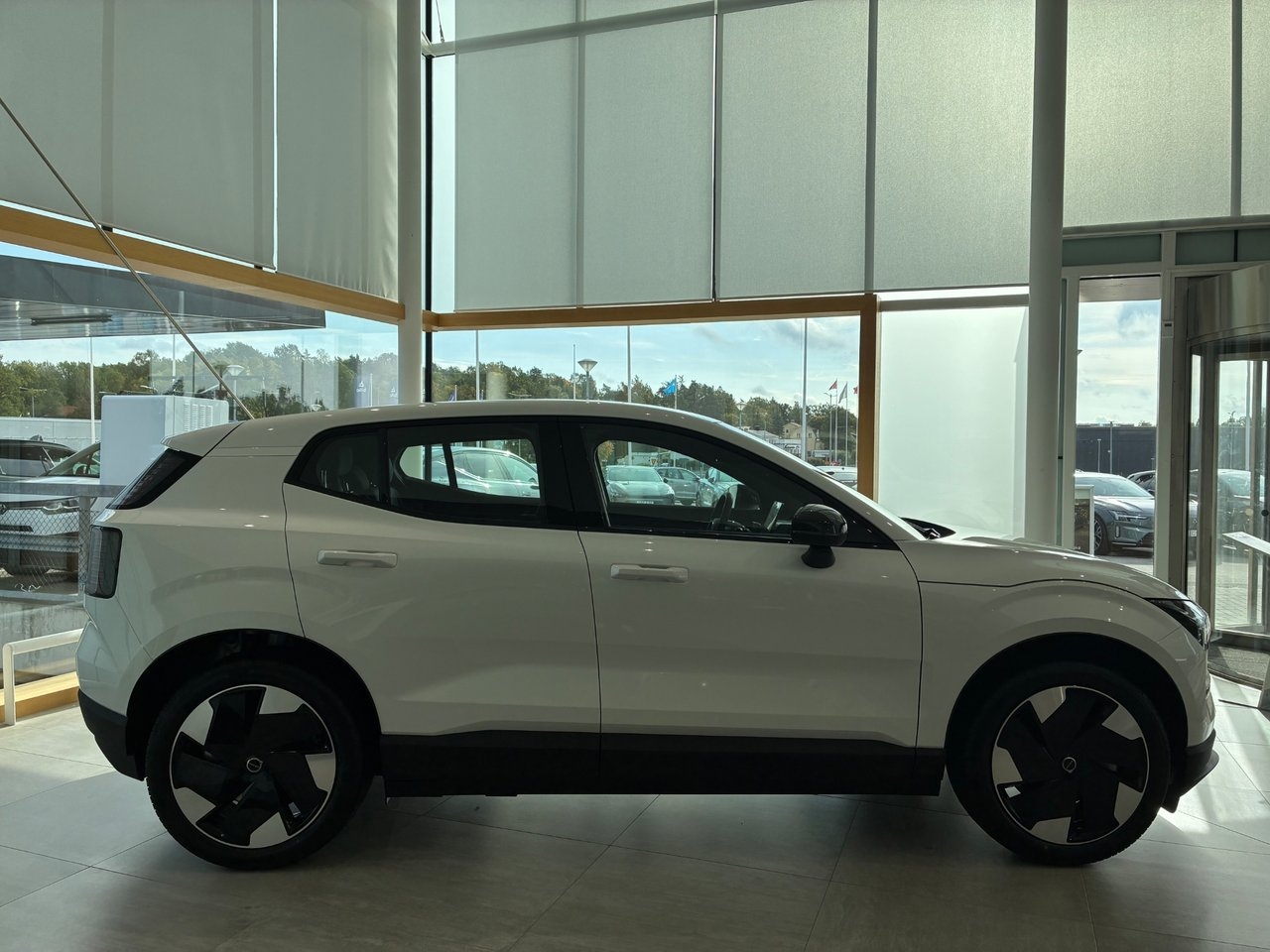 Volvo EX30 2027, bild 3/10