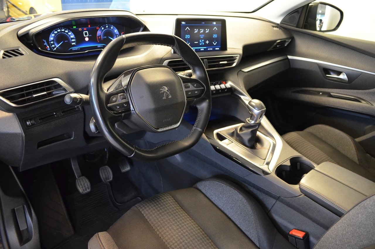 Peugeot 3008 2019, bild 2/18