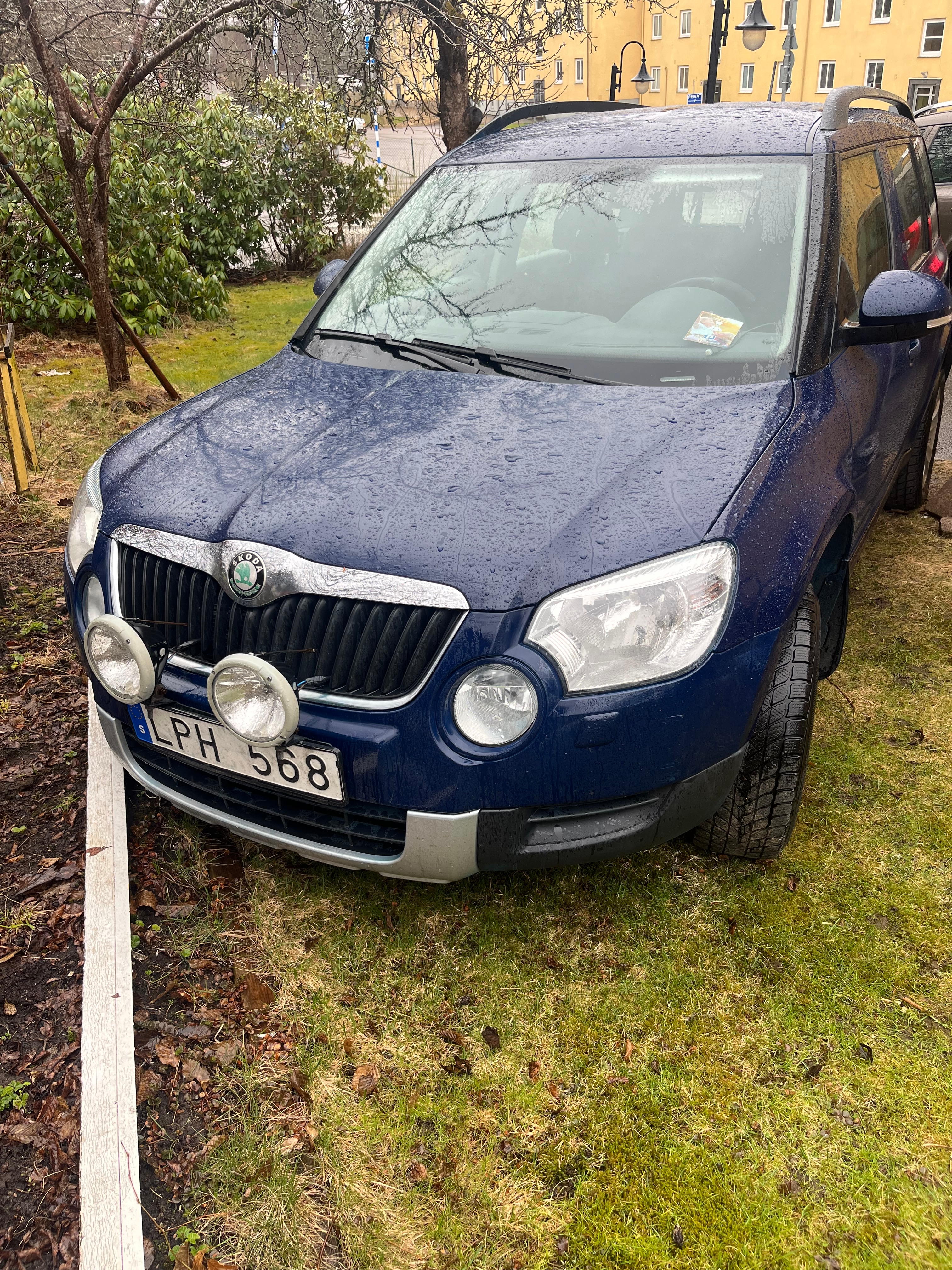 Skoda Yeti 2.0 TDI 4x4 Manuell 2011, bild 2/4