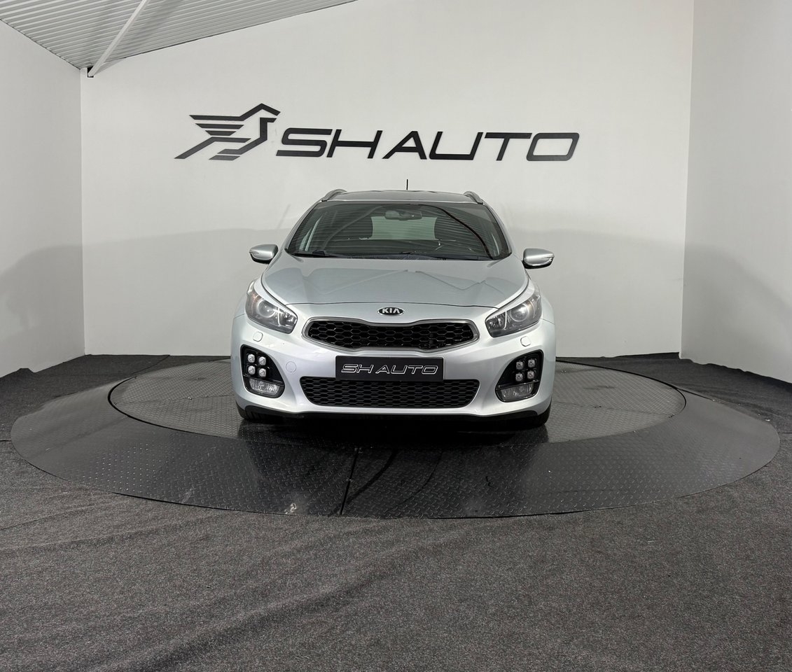Kia Ceed cee'd_sw 1.6 CRDi GT-Line 2016, photo 2/10