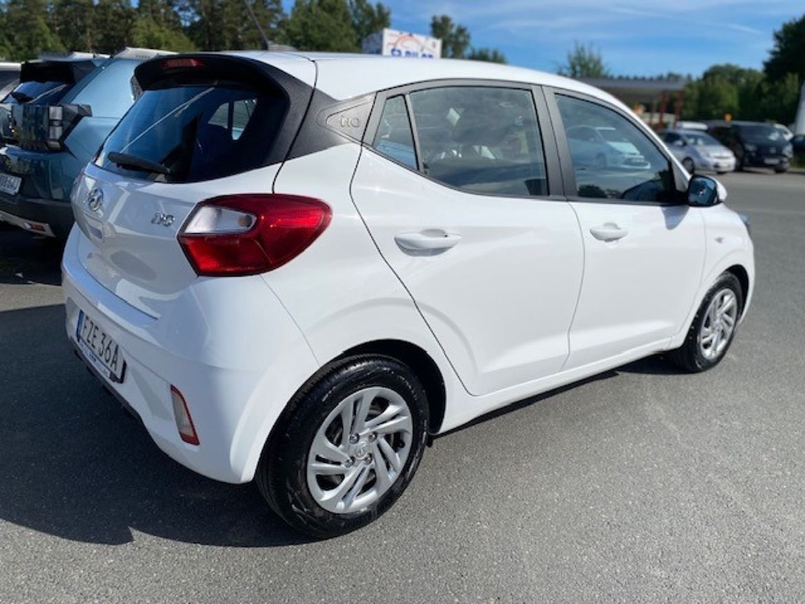Hyundai i10 Essential, automat 2023, bild 4/7