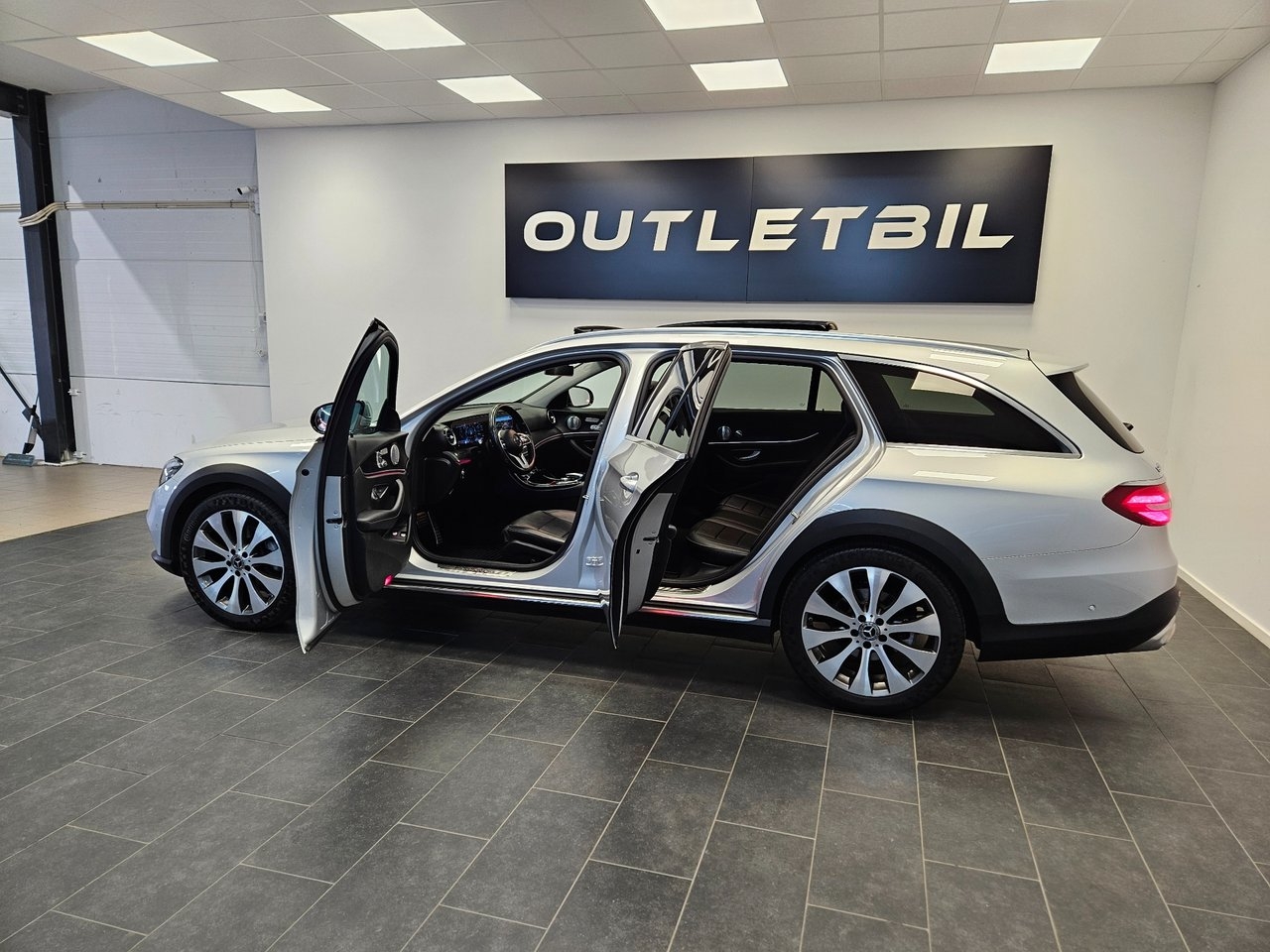 Mercedes-Benz E 2019, bild 4/10
