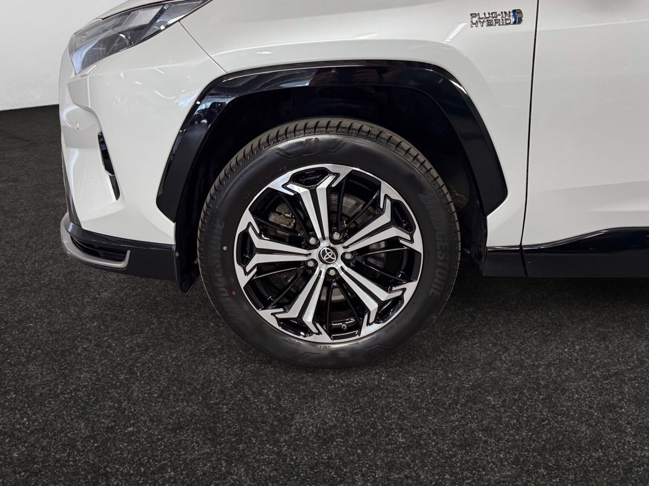 Toyota RAV4 2023, bild 4/23