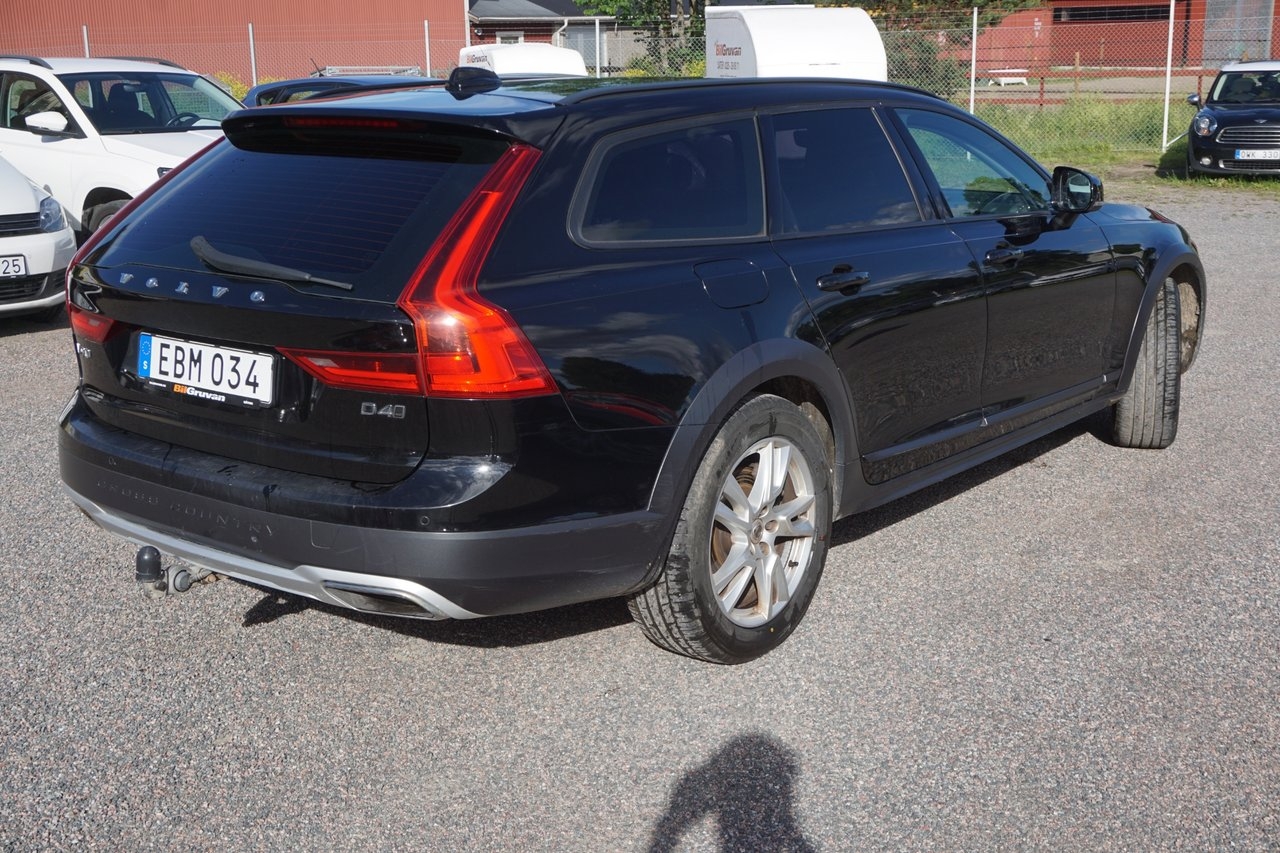 Volvo V90 Cross Country 2018, kuva 2/6