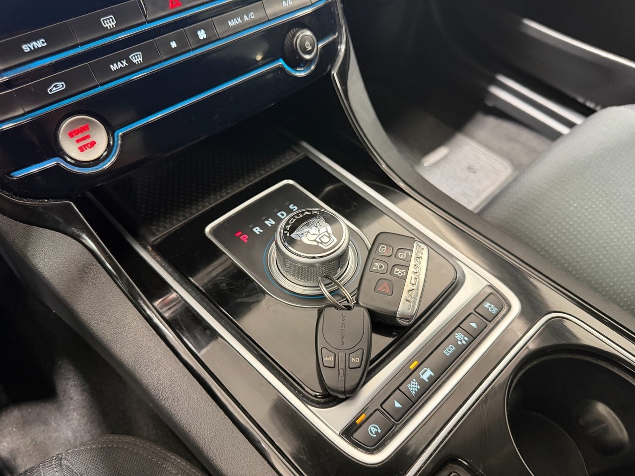 Jaguar XE 20d Euro 6 Ny besiktigad 2016, kuva 6/25