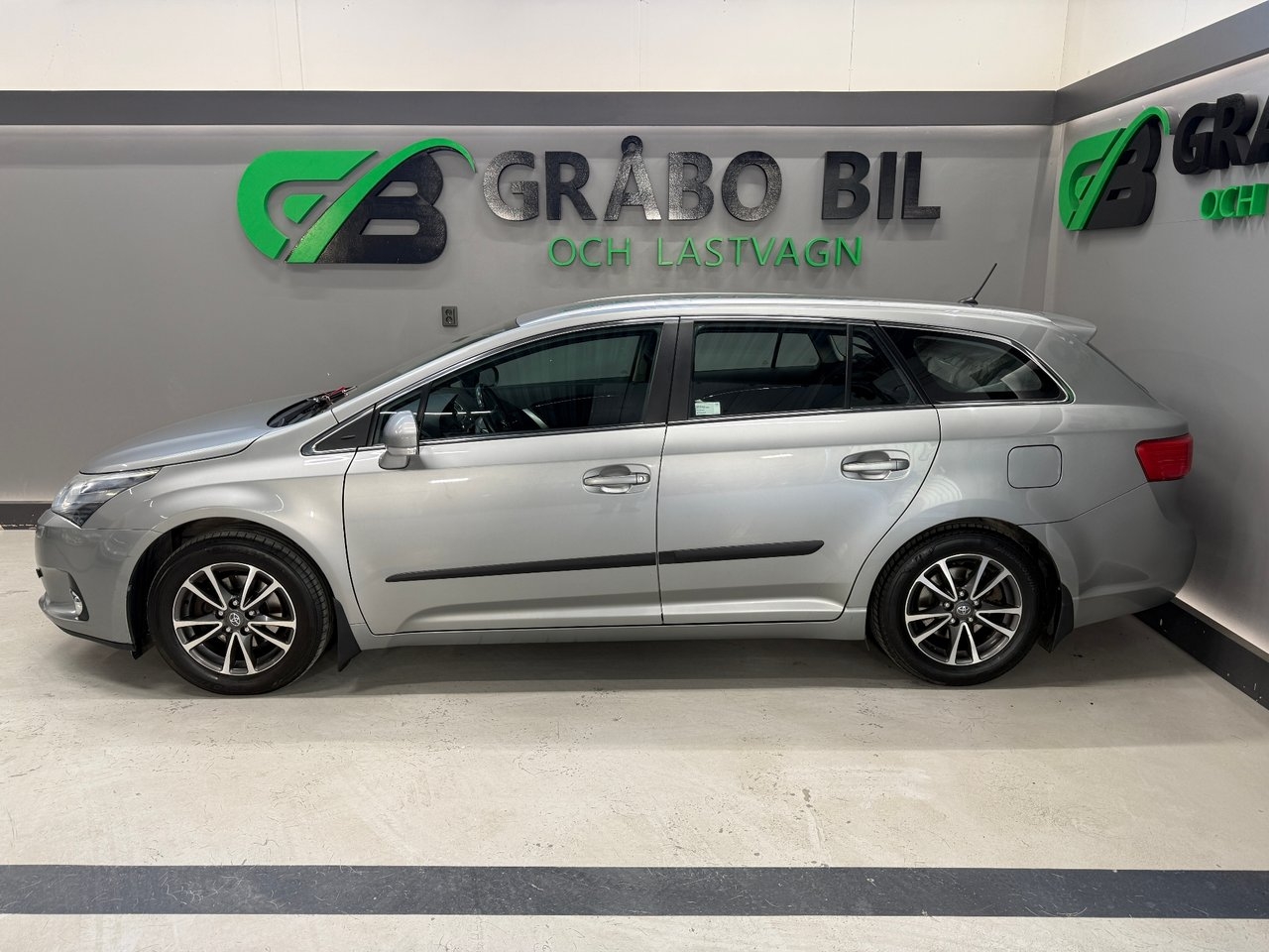 Toyota Avensis 2012, kuva 2/10