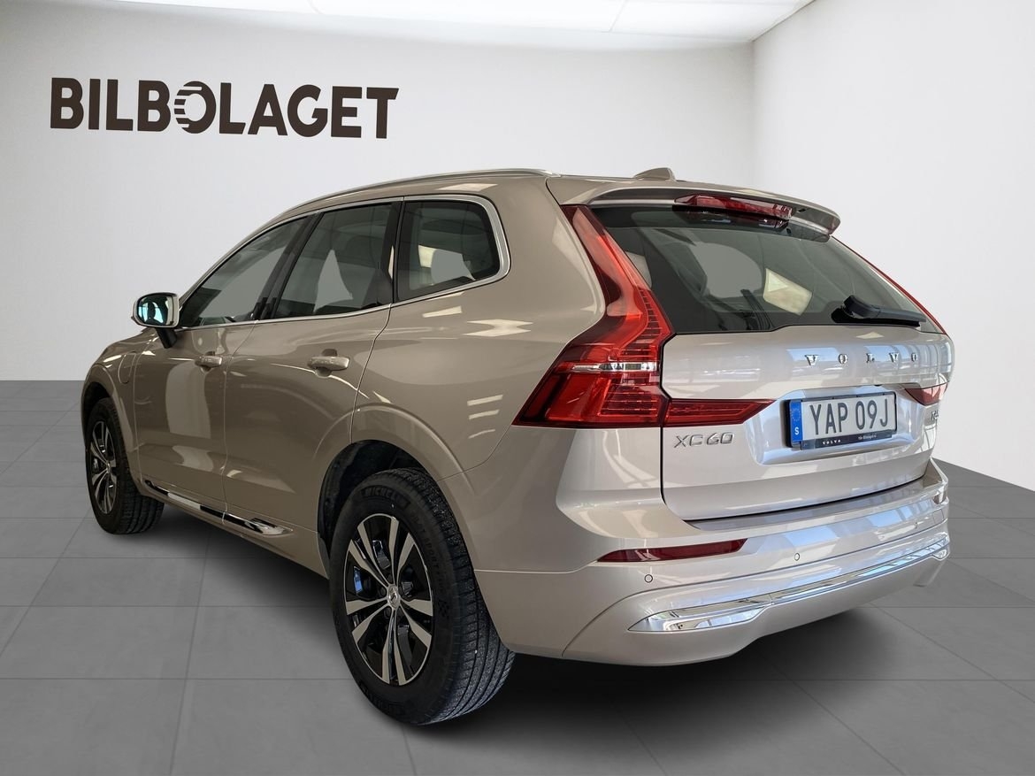 Volvo XC60 T6 Core Special Edition 2025, bild 3/14