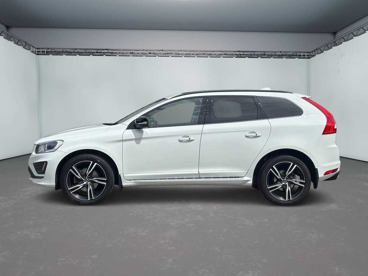 Volvo XC60 2017, photo 5/18