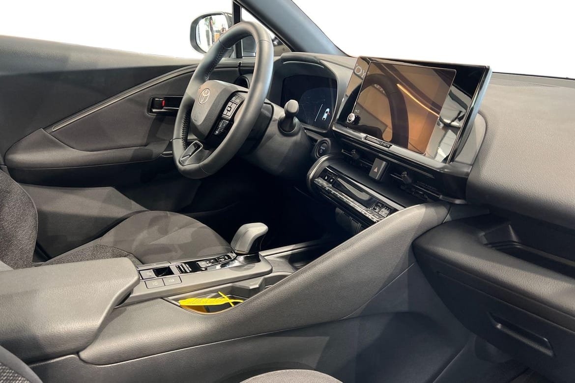 Toyota C-HR 2025, bild 7/10