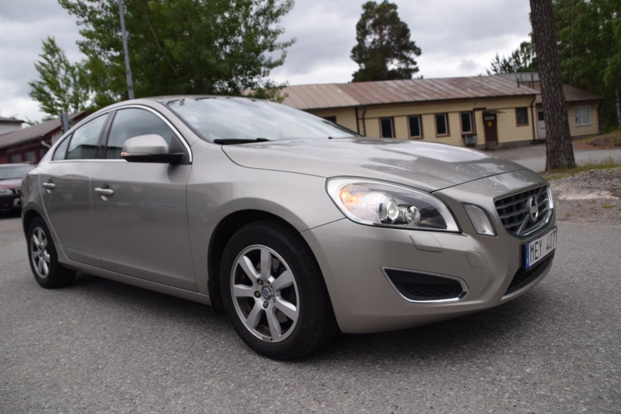 Volvo S60 2012, kuva 3/10