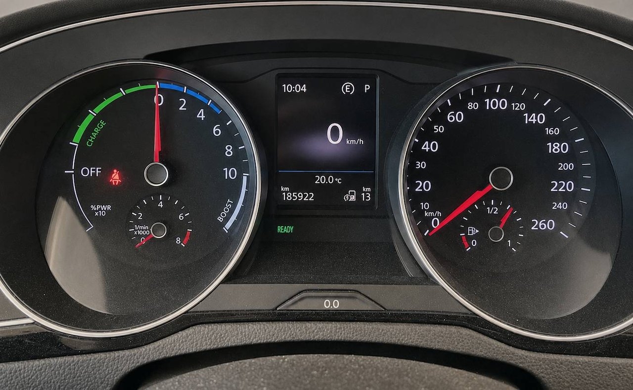 Volkswagen Passat 2017, bild 6/9