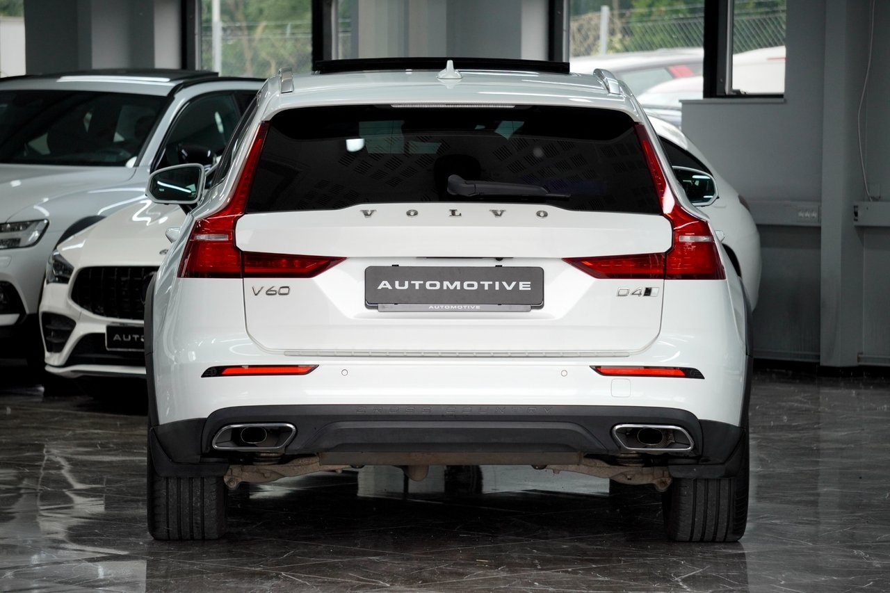 Volvo V60 Cross Country 2019, bild 3/10
