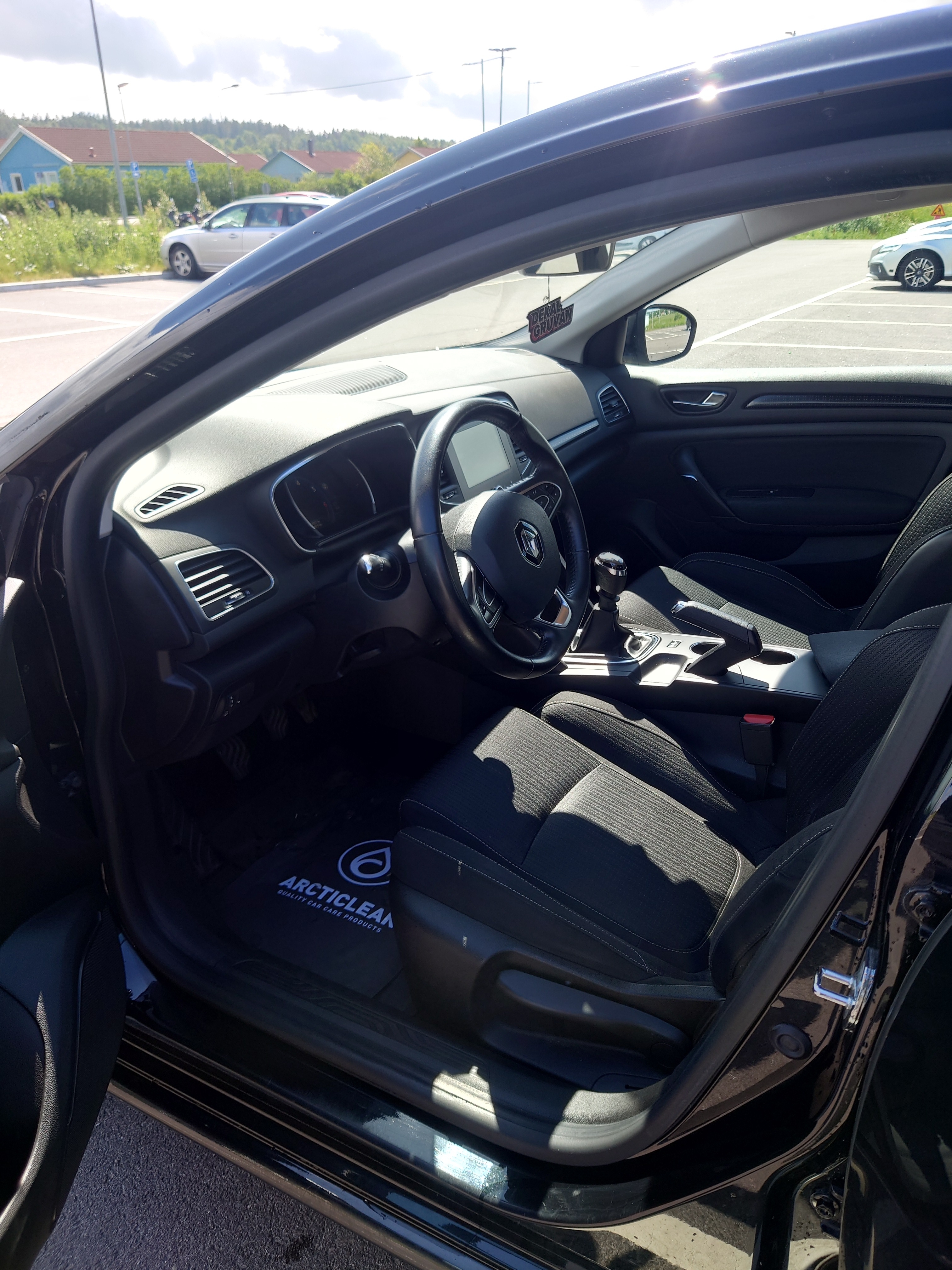 Renault Megane IV 1.2 TCe 130 2017, kuva 5/10