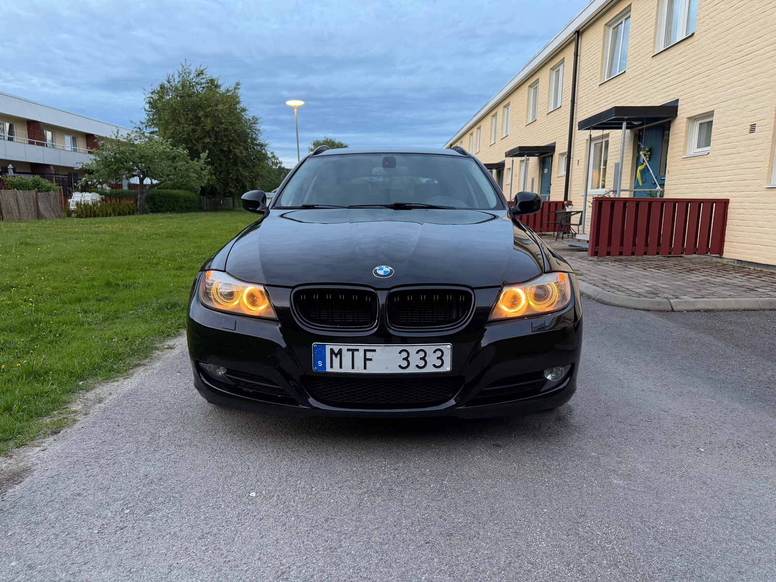 BMW 320d 2012, bild 3/7