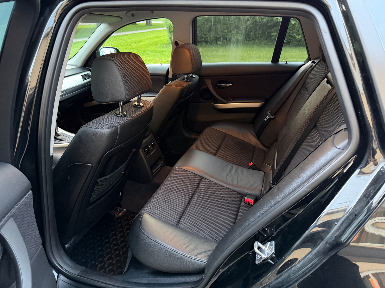 BMW 320d 2012, bild 7/7