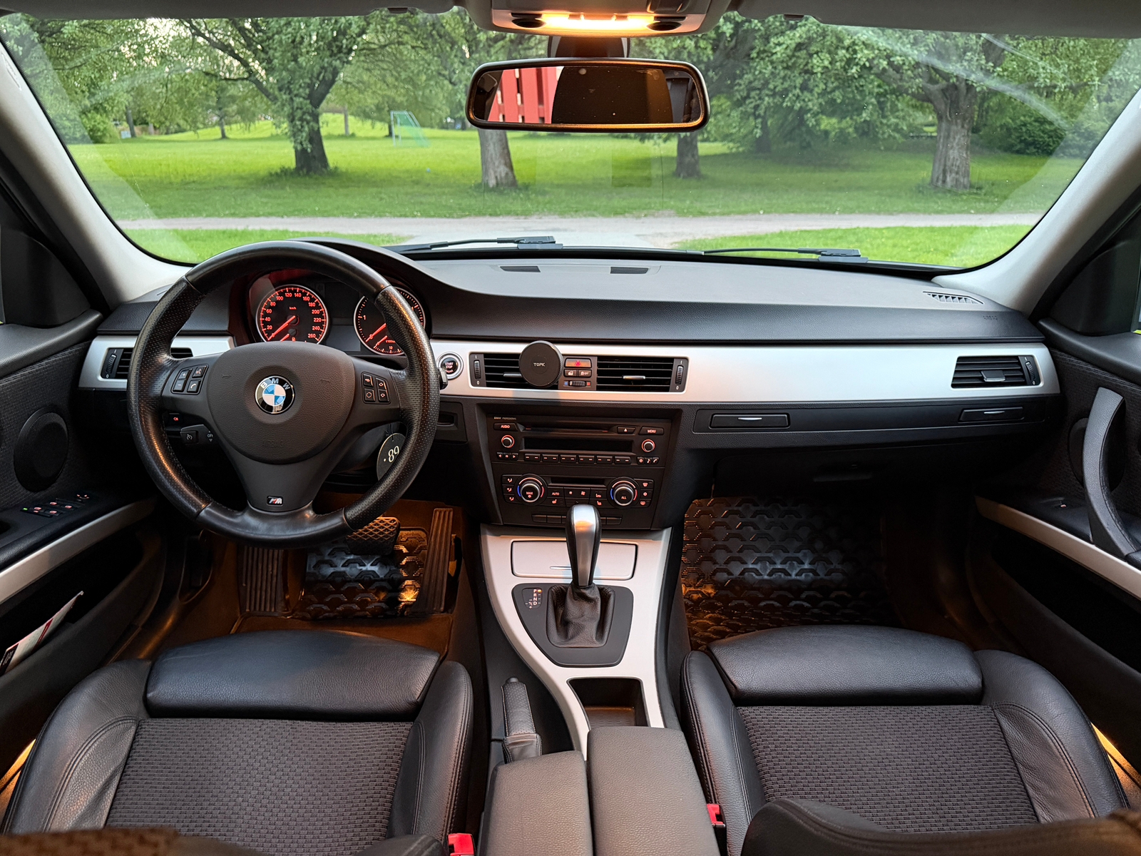 BMW 320d 2012, bild 6/7