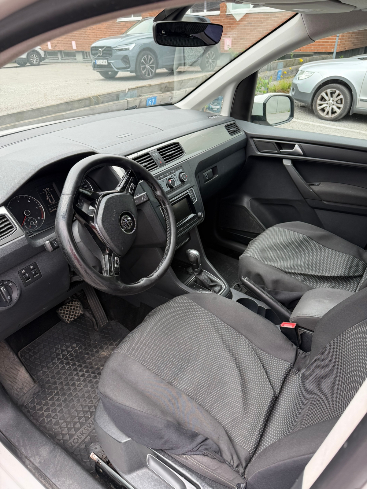 Volkswagen Caddy 2016, kuva 4/6