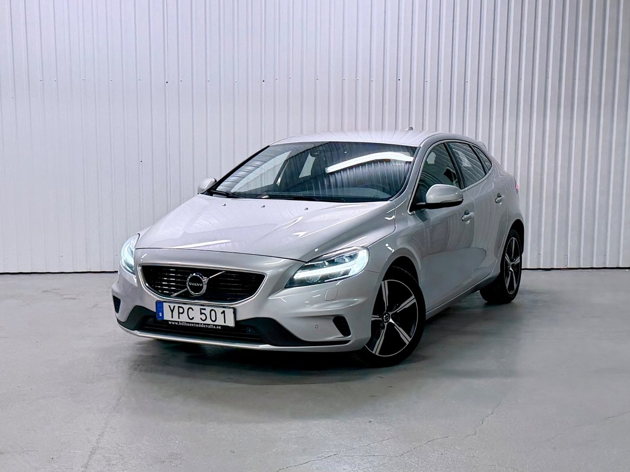 Volvo V40 T3 R-Design Automat VOC 2019, photo 7/10