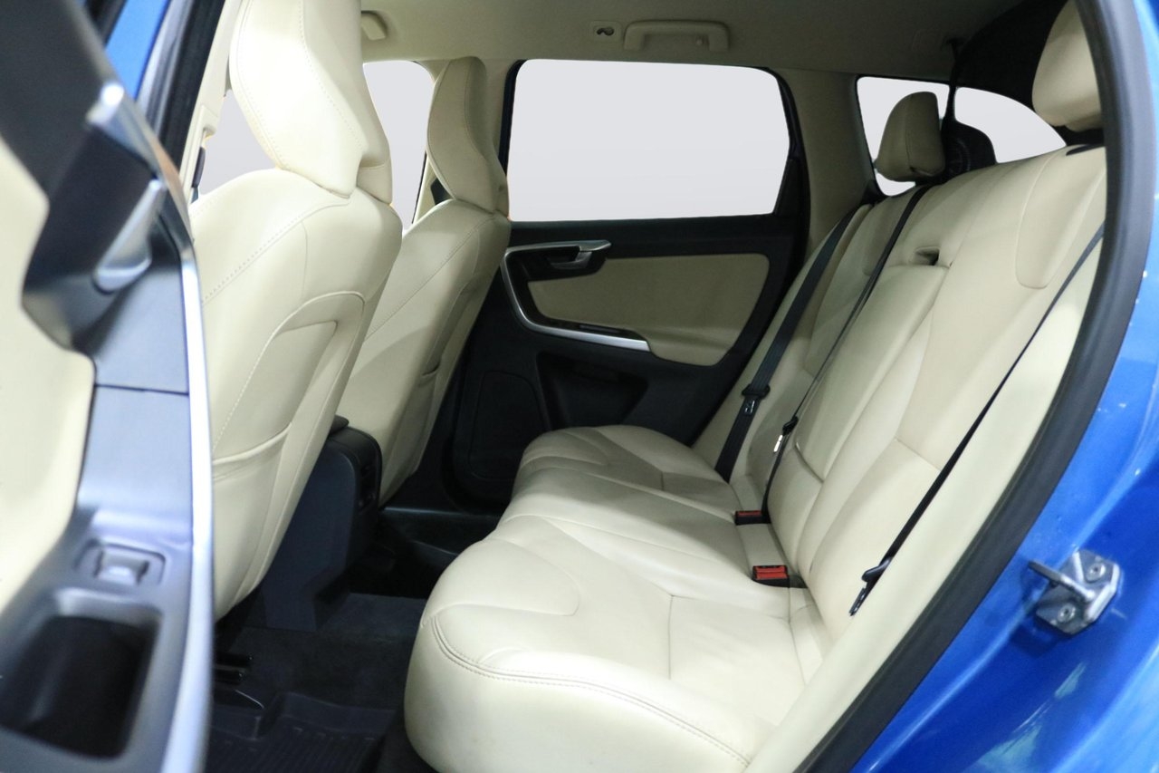 Volvo XC60 2017, kuva 6/28