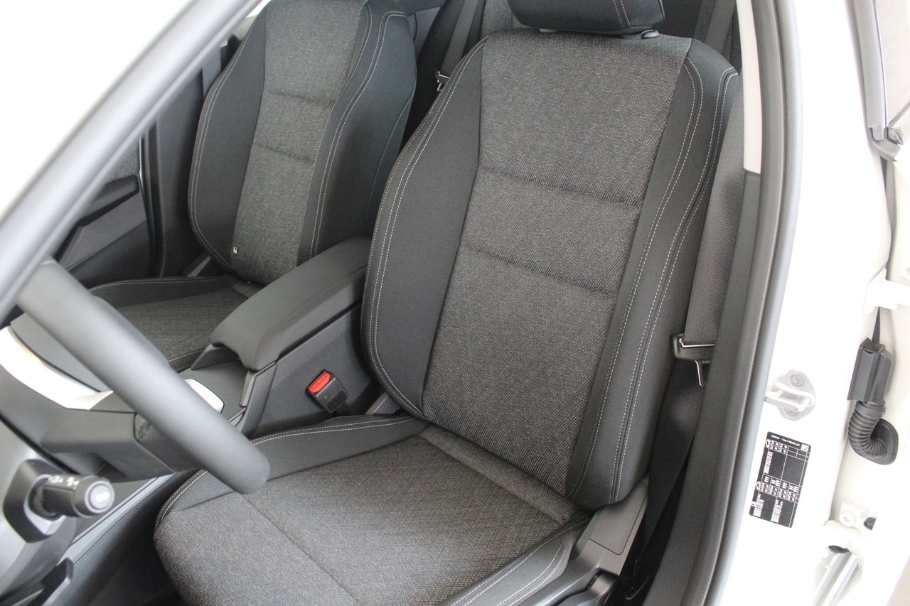 BMW 120 2026, bild 6/10