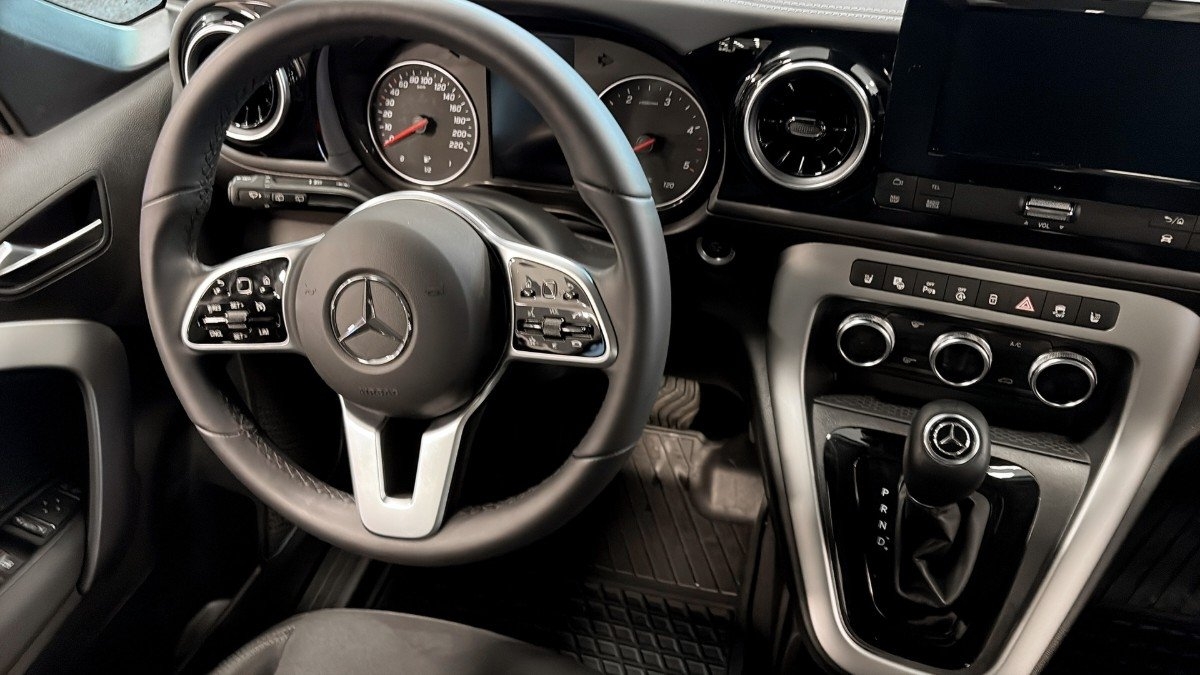Mercedes-Benz T 180 d L1 2024, kuva 4/10