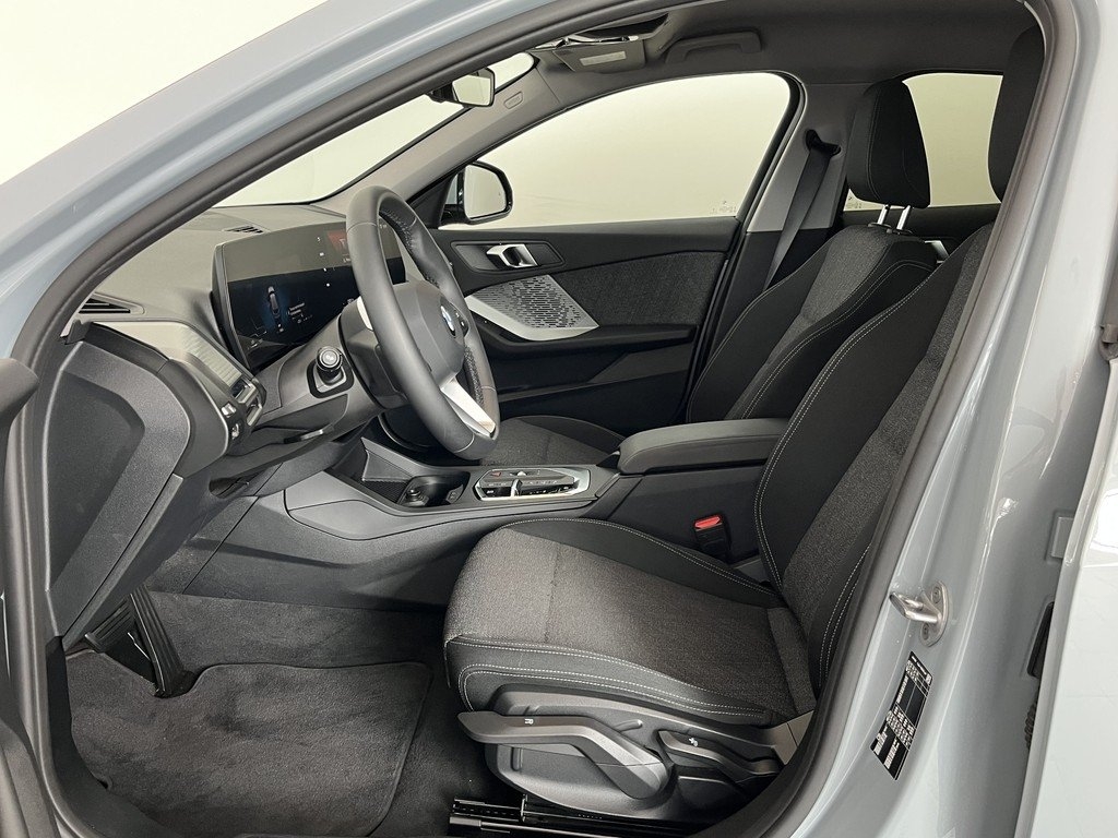 BMW 120 2026, bild 5/10