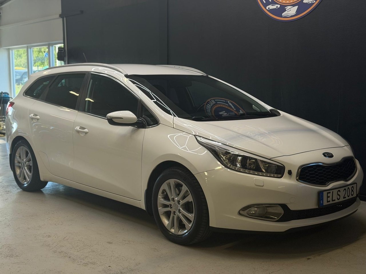 Kia Ceed cee'd_sw 1.6 CRDi EX Comfort 2015, photo 3/10