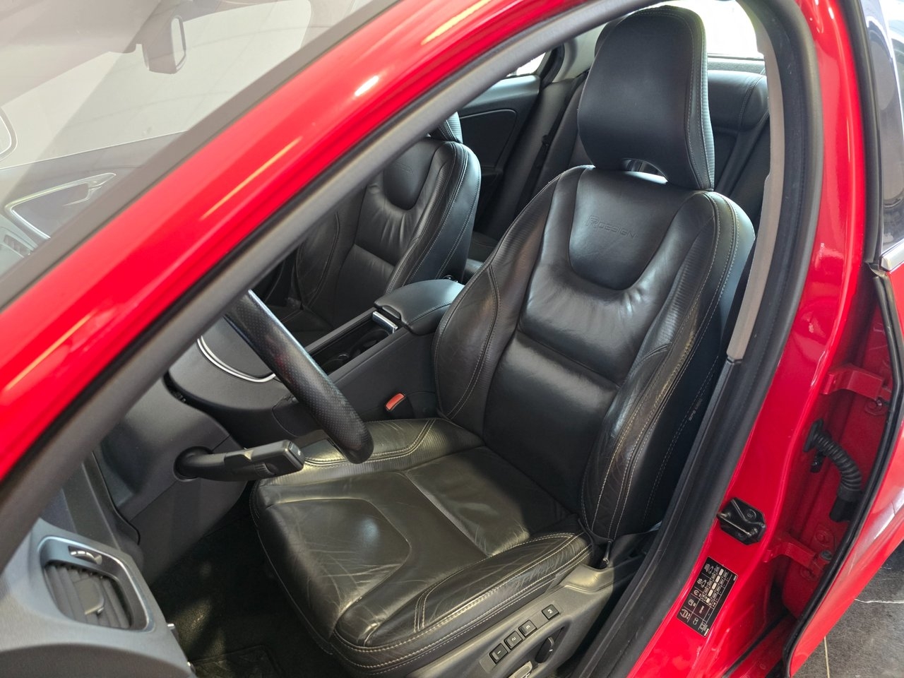 Volvo S60 T6 AWD AUTOMAT R-Design 2013, kuva 5/19