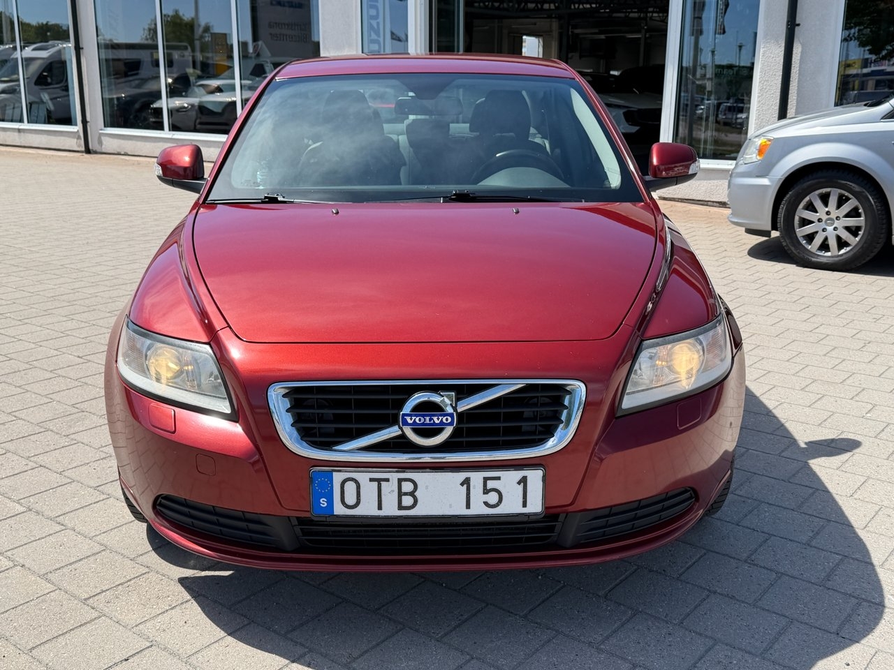 Volvo S40 D2 Kinetic 2011, kuva 2/10