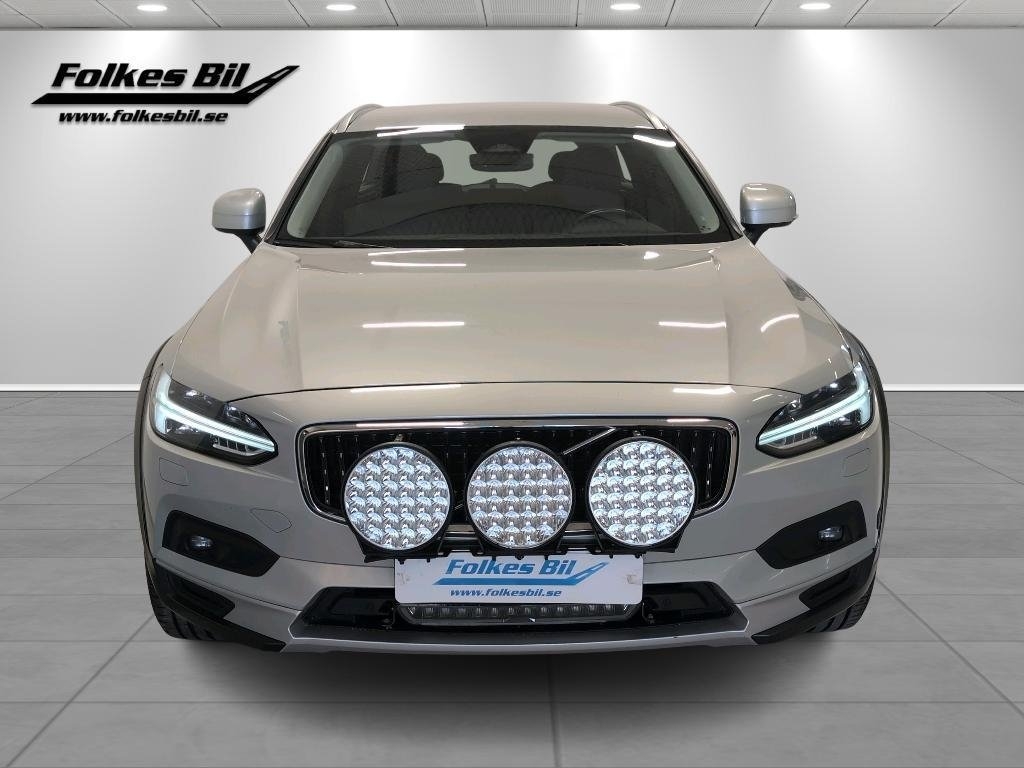 Volvo V90 Cross Country 2022, kuva 2/10