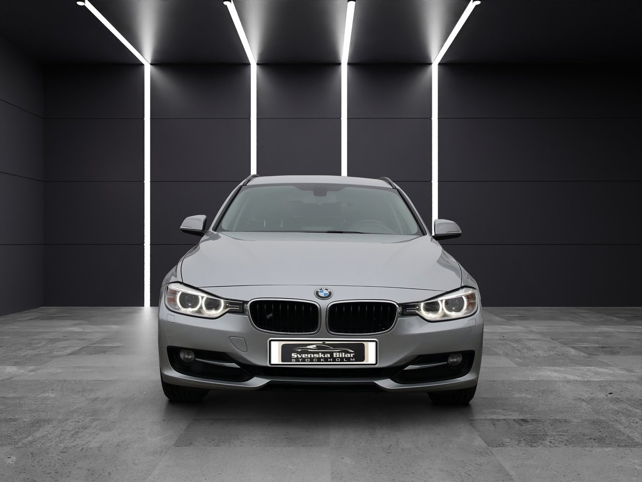 BMW 318 d Touring Steptronic Sport line 2013, bild 2/10