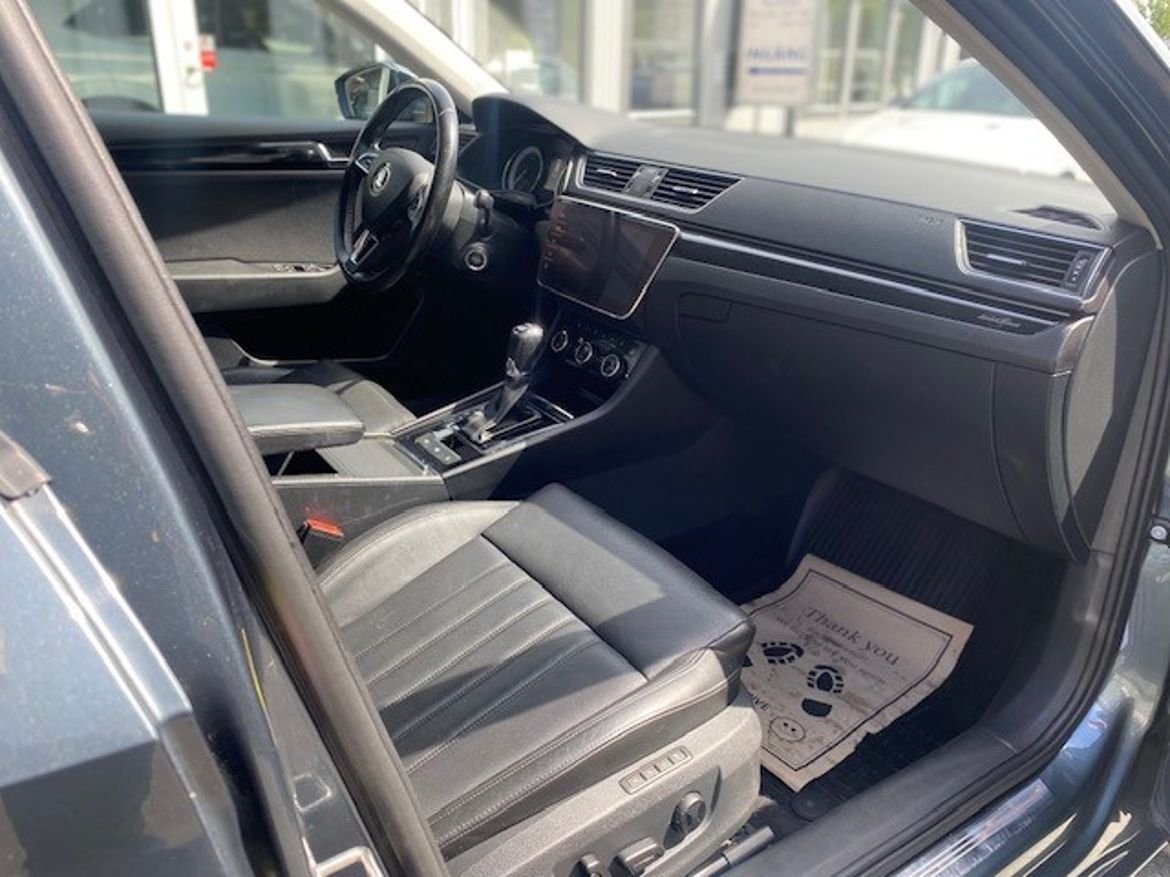 Skoda Superb 2018, bild 7/7