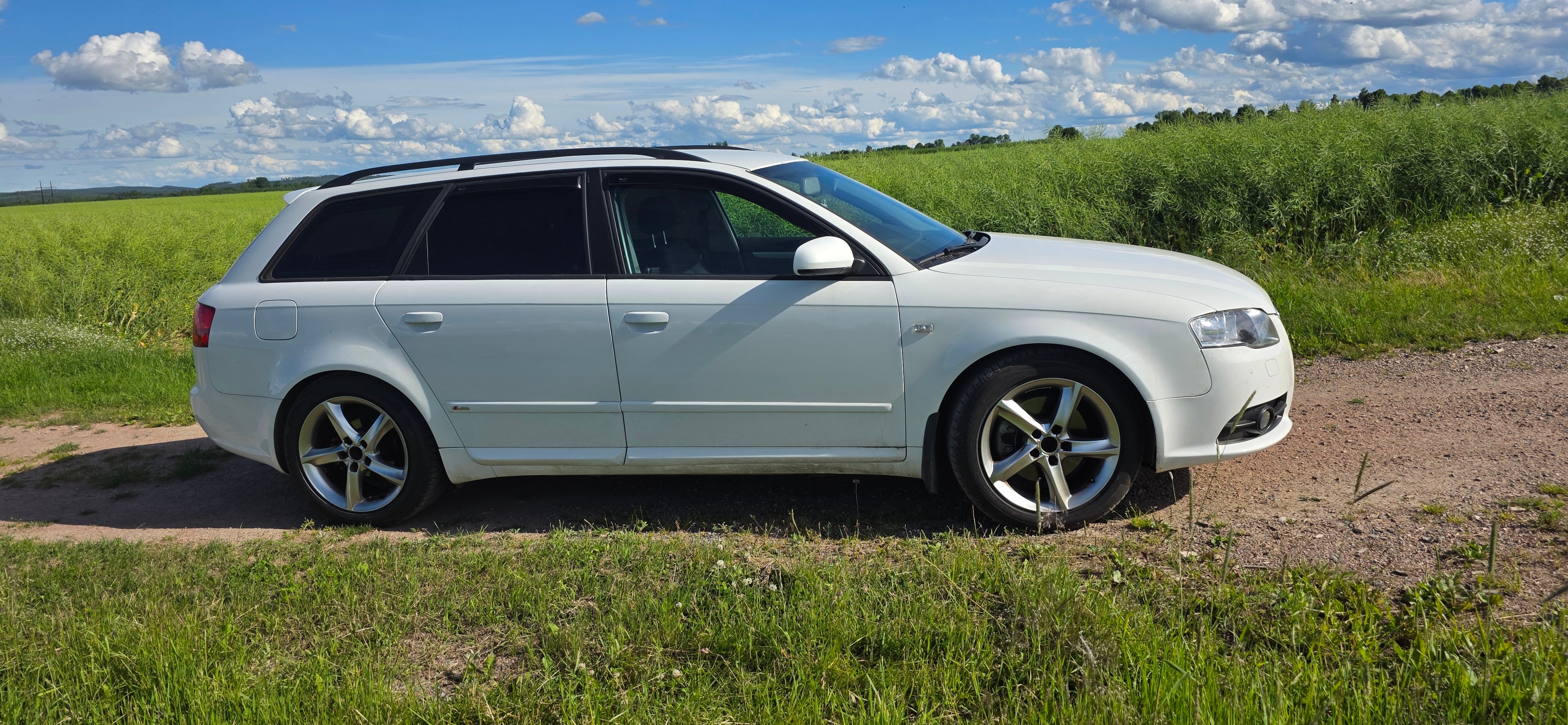 Audi A4 Avant 2.0 TDI quattro Manuell 2007, bild 2/10