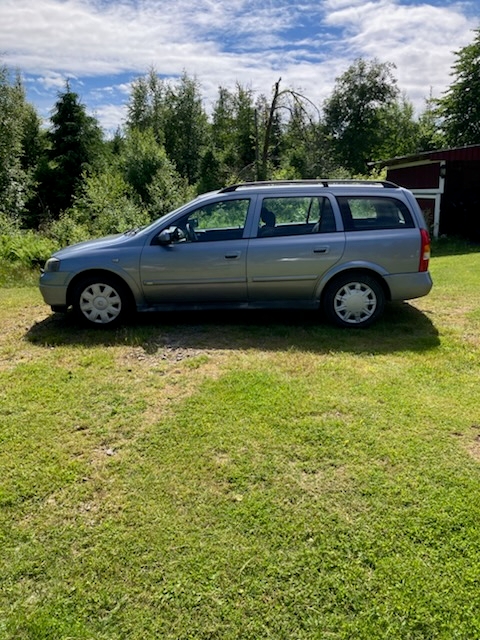 Opel Astra Combi 2004, bild 2/6