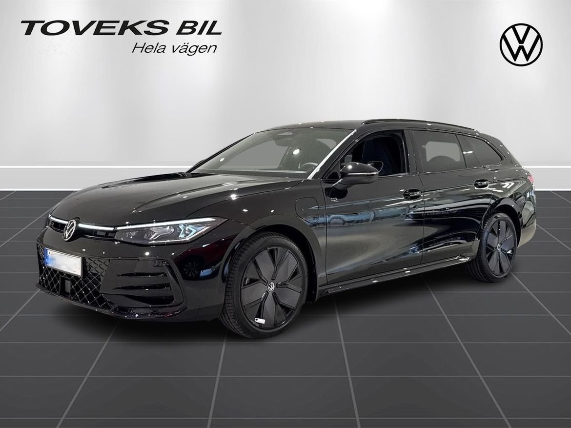 Volkswagen Passat R-line 272hk eHybrid 2026, bild 7/10