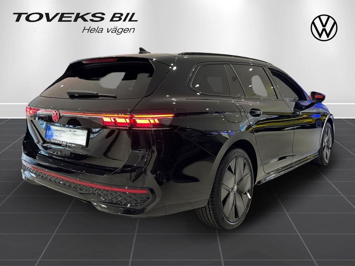 Volkswagen Passat R-line 272hk eHybrid 2026, bild 4/10