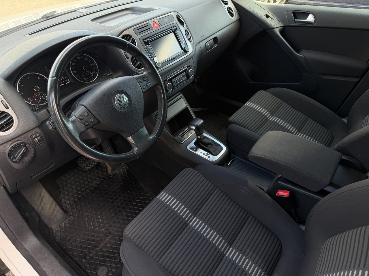 Volkswagen Tiguan 2010, bild 5/10