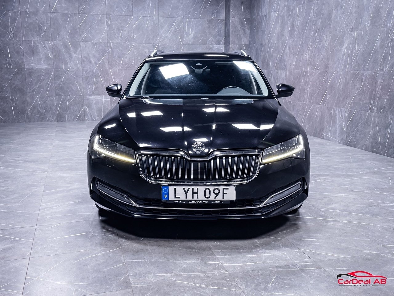 Skoda Superb Kombi 2.0 TDI 4 2021, photo 2/10