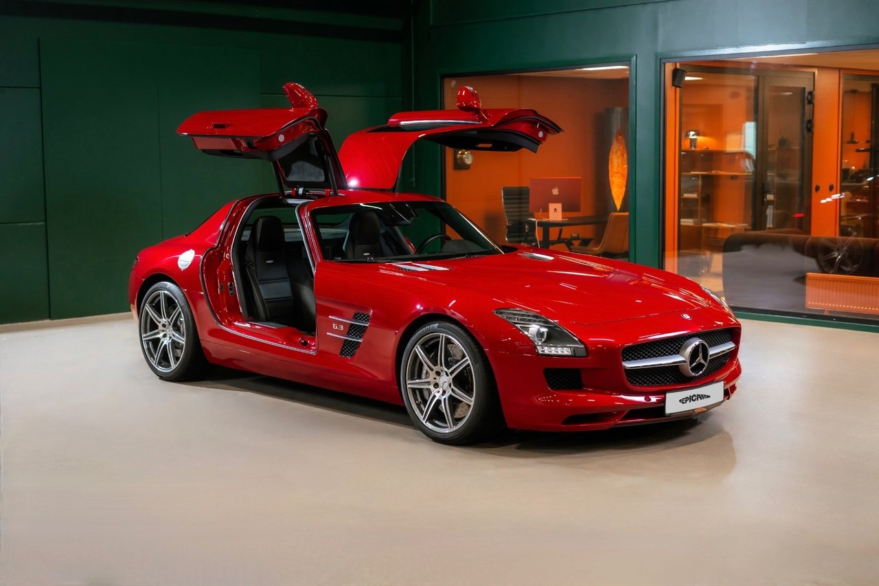 Mercedes-Benz SLS