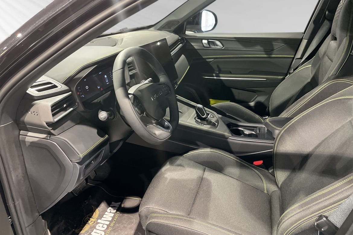 Lynk & Co 01 Core PHEV 2025, bild 7/10