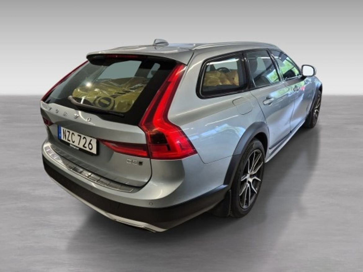 Volvo V90 Cross Country 2019, photo 4/9