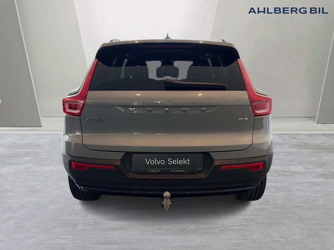Volvo XC40 B3 FWD Bensin Plus Dark 2025, bild 4/10