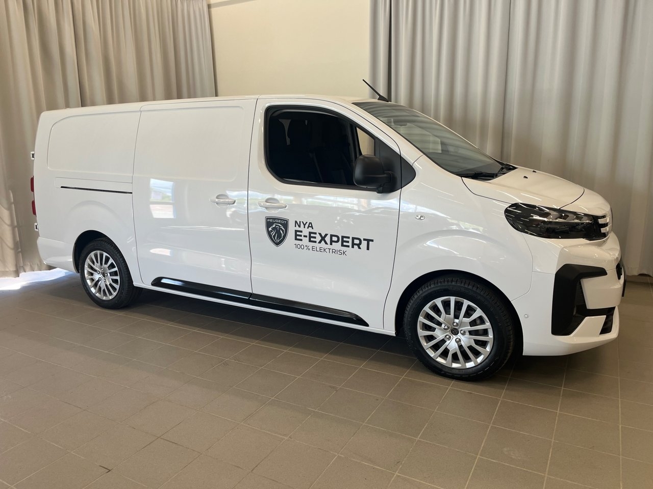 Peugeot e-Expert L3 PLUS 2026, bild 2/10