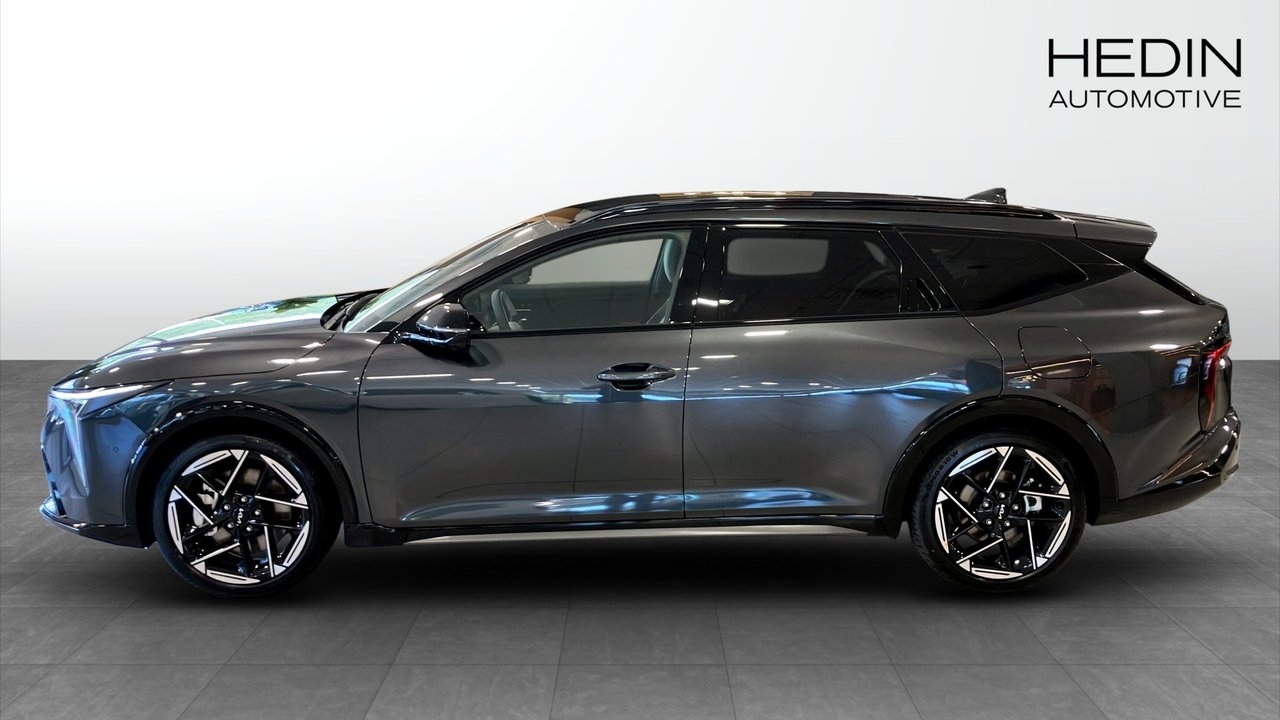 Kia K4 SW 1.6 T-GDI 180HP DCT GT LINE 2026, photo 6/10
