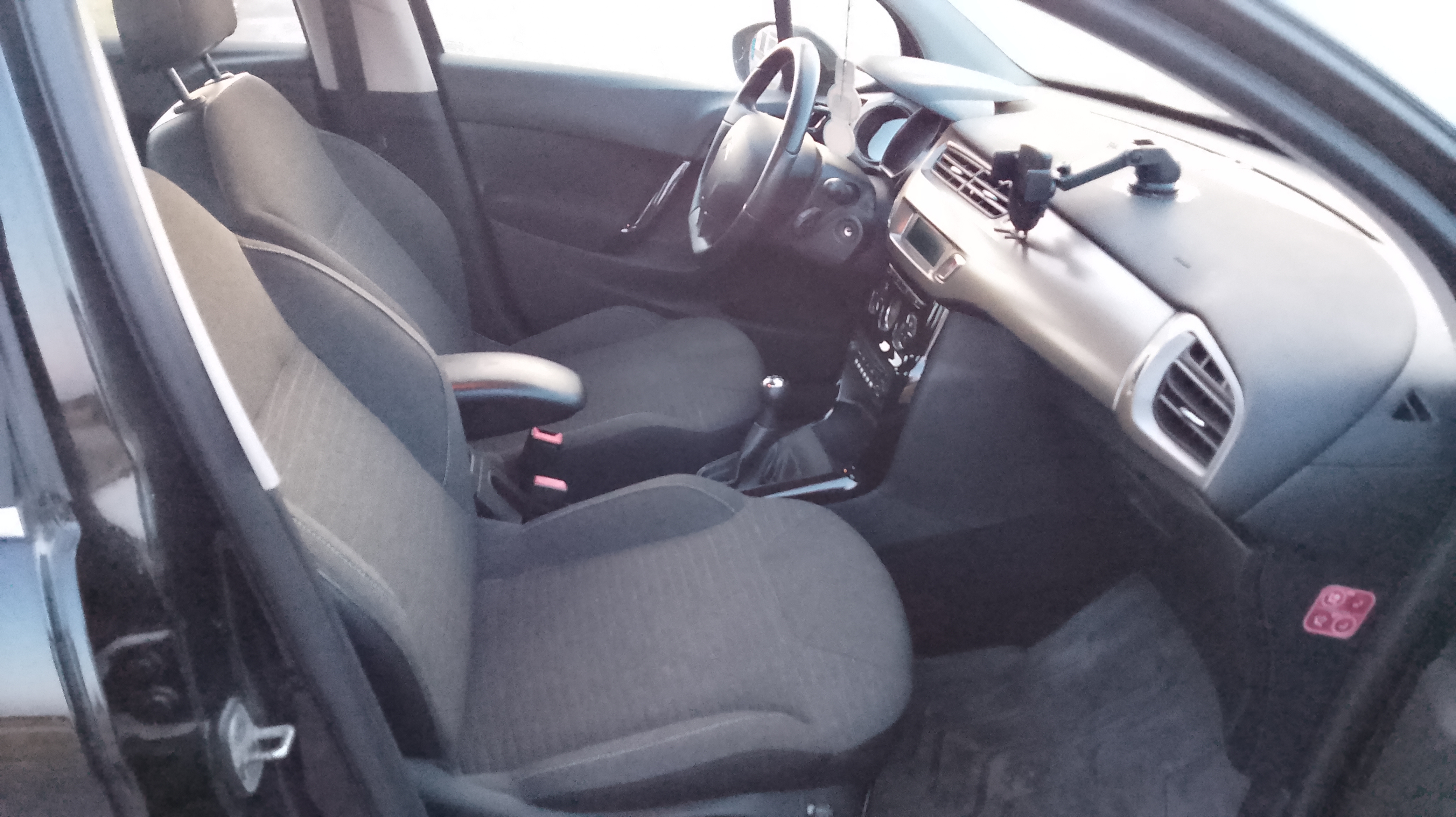 Citroen C3 1.2 PureTech VTi 82 Manuell 2016, bild 6/7